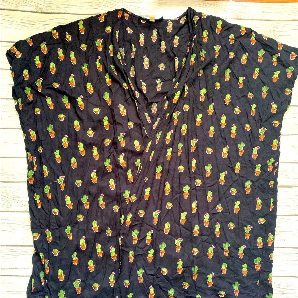 Francesca’s black cactus print kimono-medium
